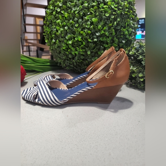 NWOT GEORGE Belles sandales à petits talons compensés neuves sans étiquette - Picture 7 of 7